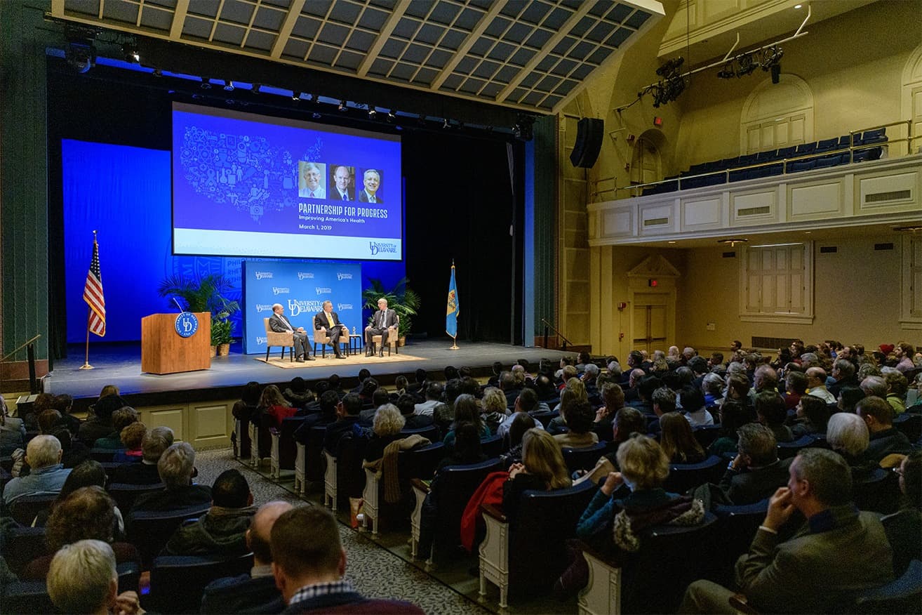 NIH Director Collins visits UD’s ‘vibrant research community’